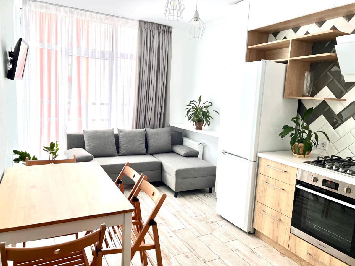 Osapart Cozy Apartment In A Complex Semycvit Львов Экстерьер фото
