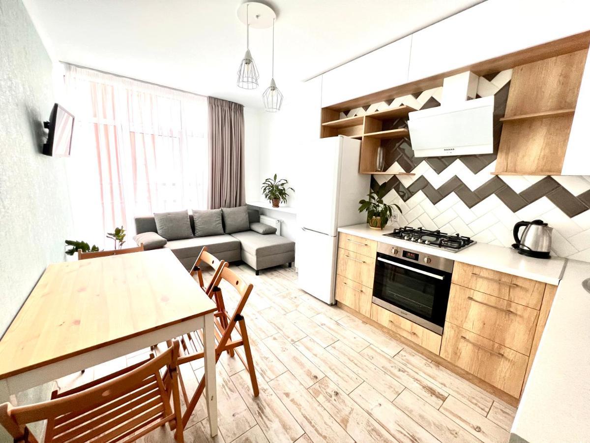 Osapart Cozy Apartment In A Complex Semycvit Львов Экстерьер фото