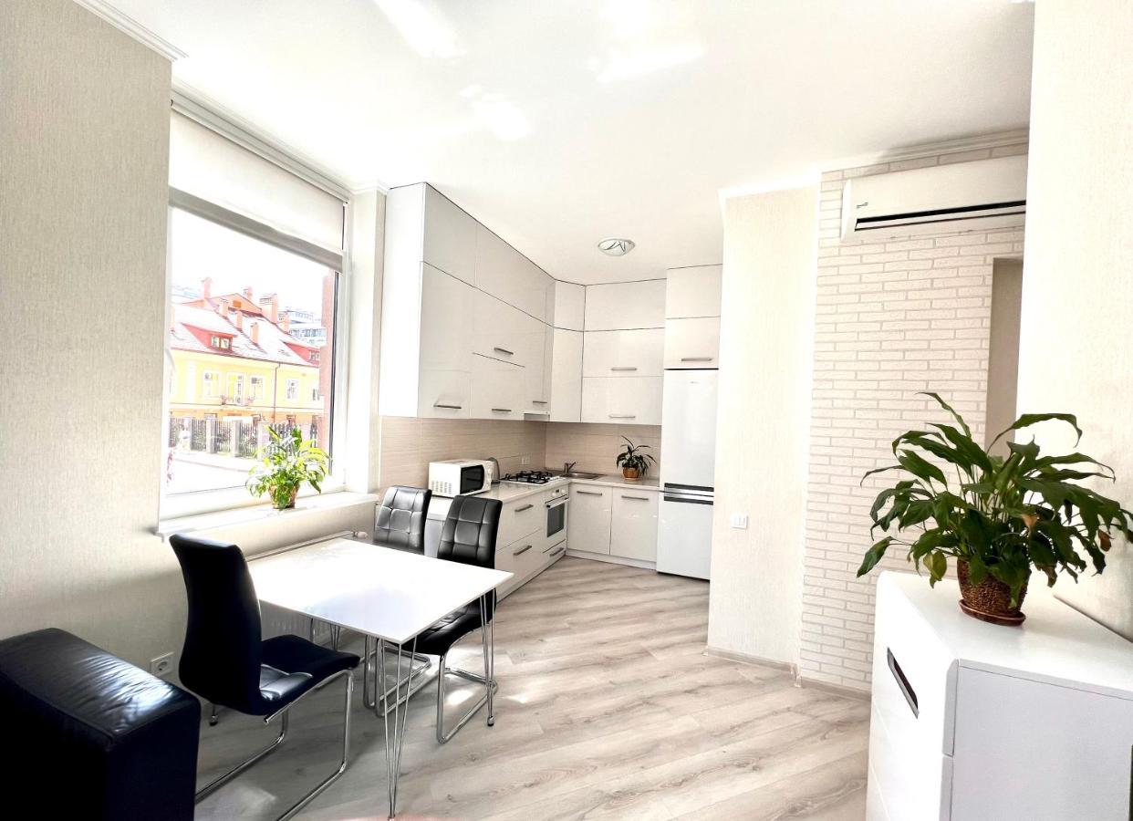 Osapart Cozy Apartment In A Complex Semycvit Львов Экстерьер фото
