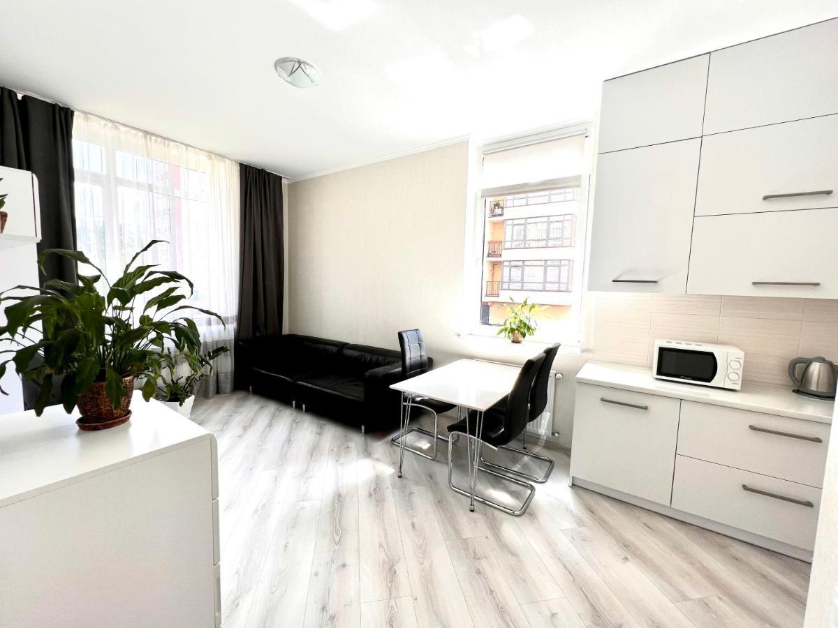 Osapart Cozy Apartment In A Complex Semycvit Львов Экстерьер фото